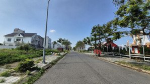 sơn trà - nguyễn hữu an, lô đất đẹp - ngay cảng du lịch và khu vui chơi giải trí. giá chỉ 18.x tỷ