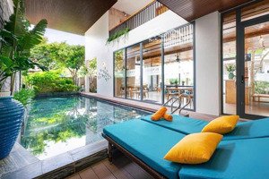 bán toà căn góc hộ khuê mỹ đông, 250m2 ngang 12m. 5 tầng 14 phòng, doanh thu 300tr/tháng