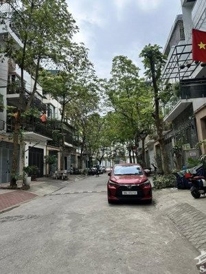 chính chủ bán rẻ nhất văn phú 77m 4,5 tầng gần lacasta