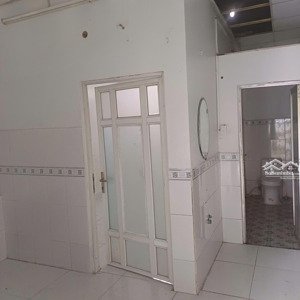 nhà c4 cũ tiện xây mới, gần mt trường chinh, phan văn hớn vào 50m. shr cn 66m2 giá 3,6tỷ