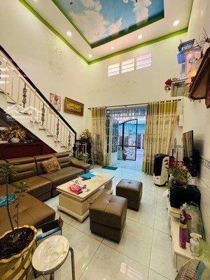 nhà riêng bán tại 781// lạc long quân, 5,2 tỷ, 58m2, hàng hiếm uy tín