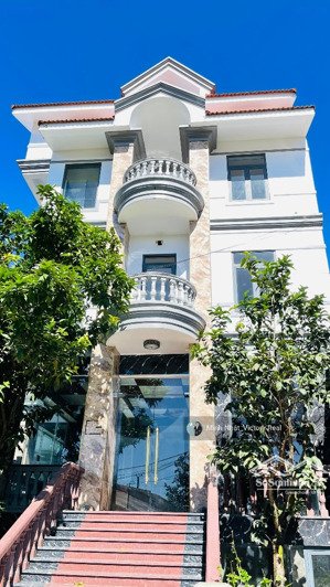 chủ bán gấp khách sạn 45 tỷ giảm còn 33,5 tỷ đường quang trung, p9, đà lạt