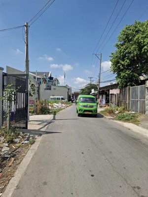 loa loa cần bán gấp đất giá cực tốt. chỉ có 4.6 tỷ rẻ hơn hàng xóm 300 triệu. hàng xóm bán 4.9 tỷ