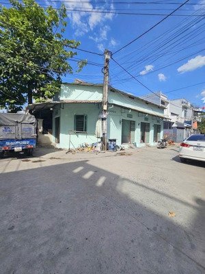 bán lô đất góc 2 mt đường 6m có sẵn 4 phòng trọ đường nguyễn công hoan,phường đông hoà