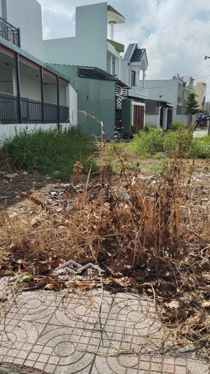 tôi cần bán lô đất ở long trạch cần đước diện tích 89m2 pháp lý đầy đủ sổ hông riêng full thổ cư