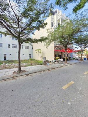 bán nhanh lô 4x16 kdc icon central- ngay gần vincom550- tiện xây ở hoặc đt lâu dài, lh 