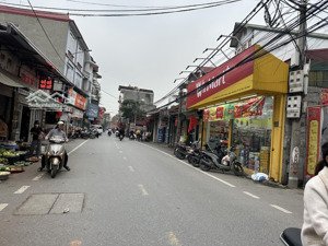 h.iếm có khó tìm
ngay nhổn_đhcn: đất 56m2_ô tô vào hơn 5 tỷ, 10m ra trục chính kinh doanh