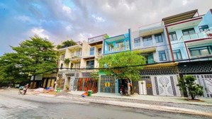 chính chủ cho thuê nhà mặt tiền nguyên căn kdc savico giá 28 tr-8pn-8wc- lh xem 24/7