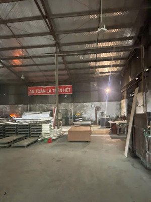 cho thuê kho xưởng tại xã phúc thịnh- đông anh. diện tích 1000m2, cao 11m