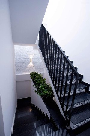 bán căn hôn 3 tầng 81m2 hơn 8tỷ