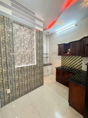 bán nhà hẻm 4m đường nguyễn thị minh khai-trêt, 3 lầu-giá chỉ 7 tỷ