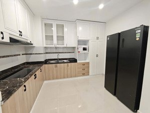 căn hộ riverside residence, 221m2-4pn-3wc full nội thất, giá: 61tr/tháng, nhà mới . lh 