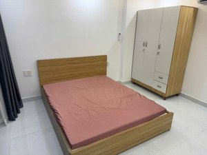 phòng ban công đẹp ngay vòng xoay ngô gia tự, lê hông phong