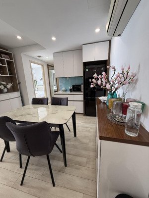 bán căn góc 2 phòng ngủ view trực diện biển goldcoast nha trang chỉ 12tỉ