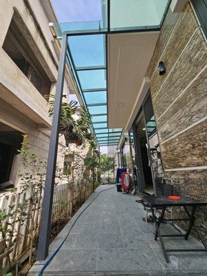 chính chủ cần bán biệt thự song lập vườn tùng. hiện tại phố tố hữu