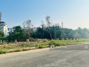 bán lô d mặt view sông, hướng đông nam mát mẻ, giá 93tr/m2 tl rẻ nhất trục mặt sông. sổ hồng riêng