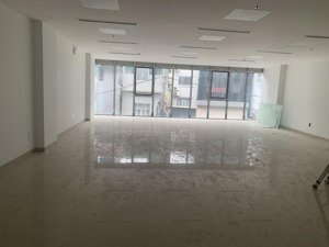 cho thuê nhà mặt phố trung phụng dt 200m x 5t mt 10m thông sàn