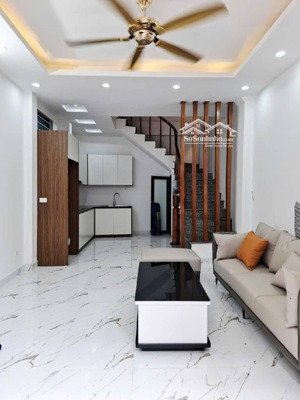 bán nhà tây mỗ, 33m2 xây mới 5 tầng. ô tô đỗ cửa, dân trí tốt 6.35 tỷ còn thương lượng