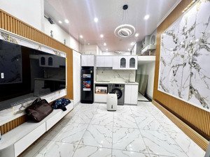 hộ khẩu hoàn kiếm - cửa nam cực hiếm - tập thể tầng một - nội thất sang xịn - sổ đỏ hoa khôi