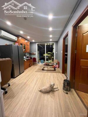 Bán căn hộ chung cư B14 Kim Liên 73m2 có 2PN nhà ở tầng trung , ban công đông nam , giá 6.x tỷ