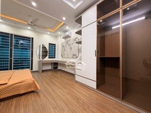 **lõi hai bà trưng - 6 tầng thang máy - 20m ra ô tô - 48m2 - 14,6 tỷ*