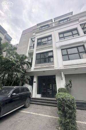 BIỆT THỰ LIỀN KỀ VINHOMES GARDENIA – HÀM NGHI
113M2, 5 TẦNG, KINH DOANH -VỈA HÈ RỘNG