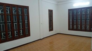 cần cho thuê nhà mp mai dịch hồ tùng mậu dt 120m x 5 tầng, mỗi tầng chia 2 phòng 26tr/th như hình