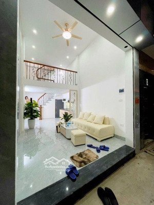 hoàng văn thái. 5 tầng 7,8 tỷ. khu phân lô quân đội - ngõ nông rộng. sau qh ra gần mặt phố