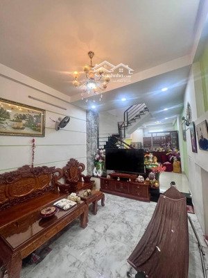 hxh thông sát mt phạm văn chiêu, gò vấp. 101m2. nở hậu. 3 tầng. chỉ 8tỷ9
