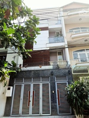 cần bán nhà hxh sát bên cirtyland parkhill . gò vấp . diện tích 4x15m , kết cấu 2 lầu . giá 10.5 tỷ