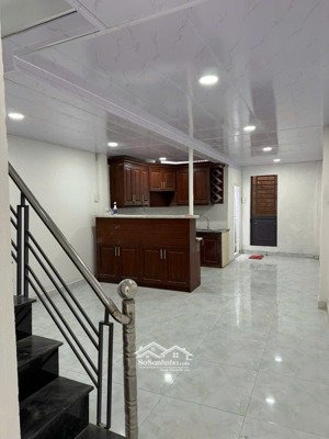 bán nhà sổ chung ccvb 12 cấp 4 gác lửng 2pn