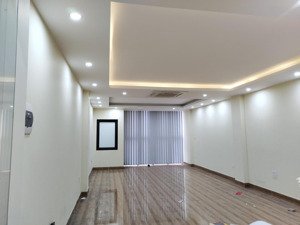 cho thuê văn phòng tại miếu đầm, 8 triệu, 60m2, uy tín, giá siêu hời oto đỗ cửa