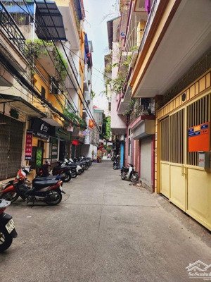 bán nhà riêng đống đa - dt35m * 4t - dân xây, khung cột chắc chắn - sổ vuông nở hậu nhẹ - giá 9,3tỷ