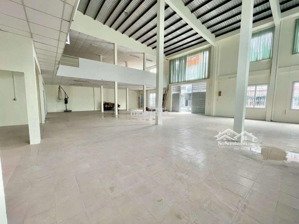 cho thuê nhà kho 400m2 - giá 30 triệu - đường tôn đản - sẵn điện nước