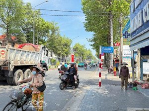 bán nhà trung tâm phú lợi - hồ chí minh .
- vị trí , nhánh hẻm 288 vào 300m
- cách đmxanh 500m