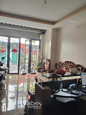 nhà 1/ đường số 5 p.bhh bình tân
đt:4x15m trệt+ 2 lầu sân thượng trc sau có 4p ngủ 5wc , giá 7 tỷ