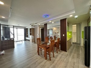 cần cho thuê gấp căn hộ chung cư lucky palace, phường 2, quận 6.