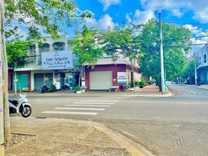 nhà hoàn thiện 1 trệt 1 lầu, vị trí kinh doanh giữa lòng thị trấn ngãi giao