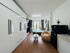 cho thuê chdv rộng hơn 60m2 cách vlu,iuh 3p di chuyển đối diện luxury palace