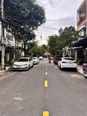 nhà 3 tầng đường 7m5 phần lăng 11 . thanh khê - diện tích 81m2 ngang 4m5 , hướng tây nam ,