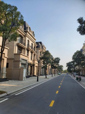 vinhomes ocean park cần bán cắt lỗ 5 tỷ song lập 150m2 gia đình chuyển công tác.