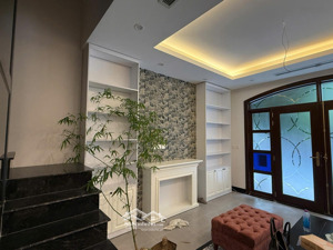 mua để ở không thể bỏ qua chà là cạnh 2 công viên hoàn thiện 5 tầng giá chỉ 10,9 tỷ