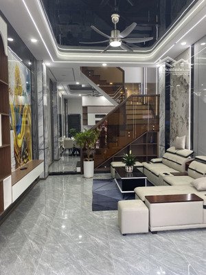 chính chủ gởi bán nhà 1 trệt 2 lầu mặt tiền kdc tân đông hiệp- dĩ an - bình dương- tp. hcm diện