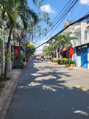 bán gấp, nhà 192m, 3 tầng, đs 9, ql13, láng giềng vạn phúc, ô tô vô sân, giá 11,99 tlcc.