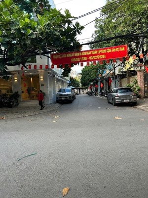 nhà 8 x 22.5m - xây 1 hầm + 5 tầng - đường nguyễn gia trí - bán 54 tỷ