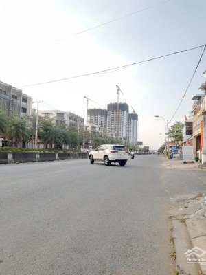 lô đất 530m2 ( ngang 10m nở hậu 18m ) - cạnh chợ phước bình - cách đỗ xuân hợp 200m - chỉ 15ty tl