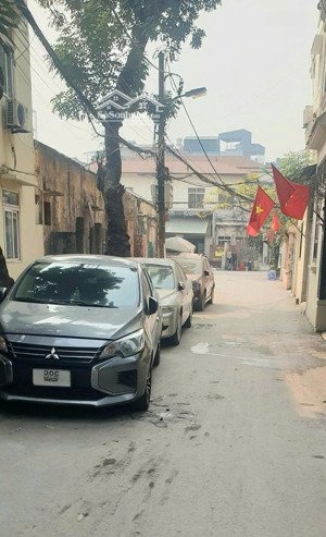 bán mảnh đất lạc long quân, 46m2, oto vào được, ngõ thông, gần phố. 13.2 tỷ