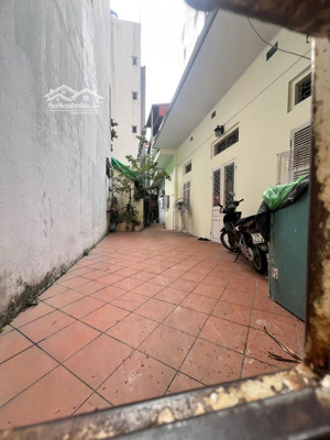 hót ba đình sát đội cấn mua đất tặng nhà 140m2 chỉ 29.5 tỷ dòng tiền khu vip dân trí cao ngõ thông