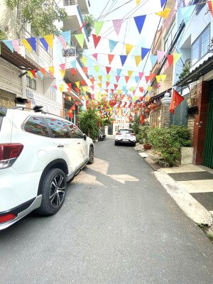 bán nhà đường cộng hoà, tân bình, gần nhà ga t3, xe hơi ngủ nhà, 95m2 giá 12.4 tỷ