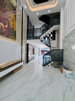 mặt tiền gần ngay tân kỳ tân quý 6 tầng full nội thất thang máy sịn sò hiện đại